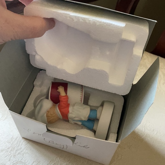 Campbell’s Soup Kids boy holding soup can porcelain figurine in box, mint - Picture 9 of 12